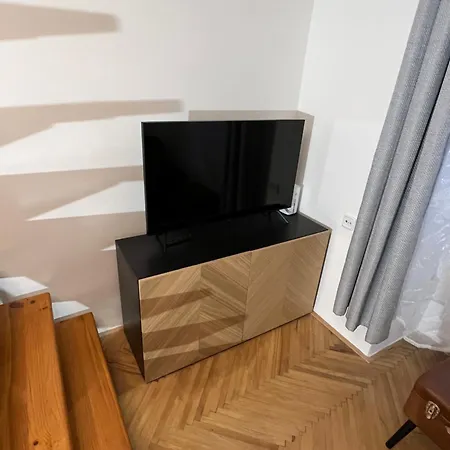 Apartament Parking *